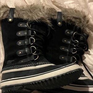 Sorel Black and Tan Winter Boots with Fur Trim